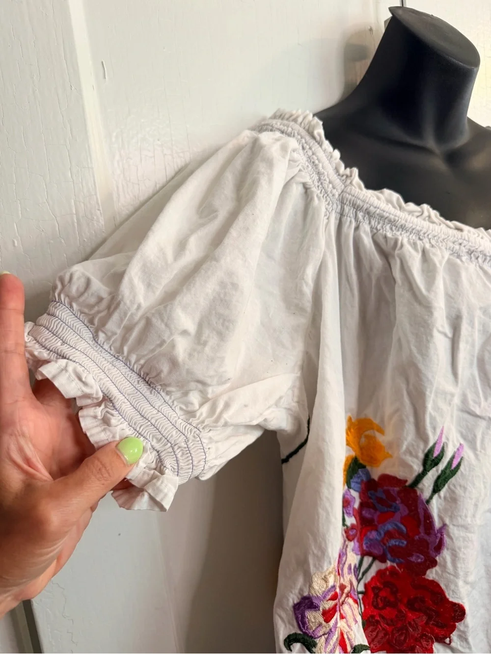 Anthropologie White Floral Embroidered Blouse